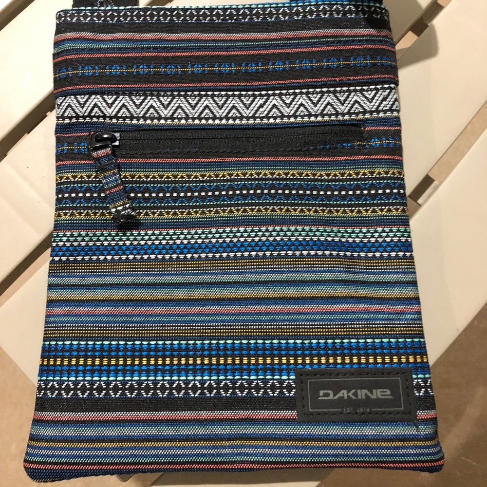 Dakine crossbody bag